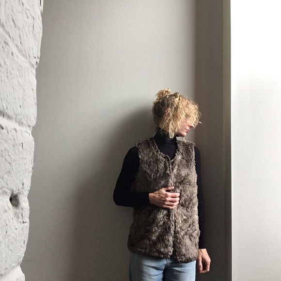 BCX Brown faux fur vest size  small - Picture 4 of 7